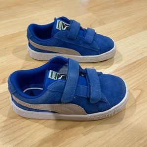 Practically new pair of kids Pumas!